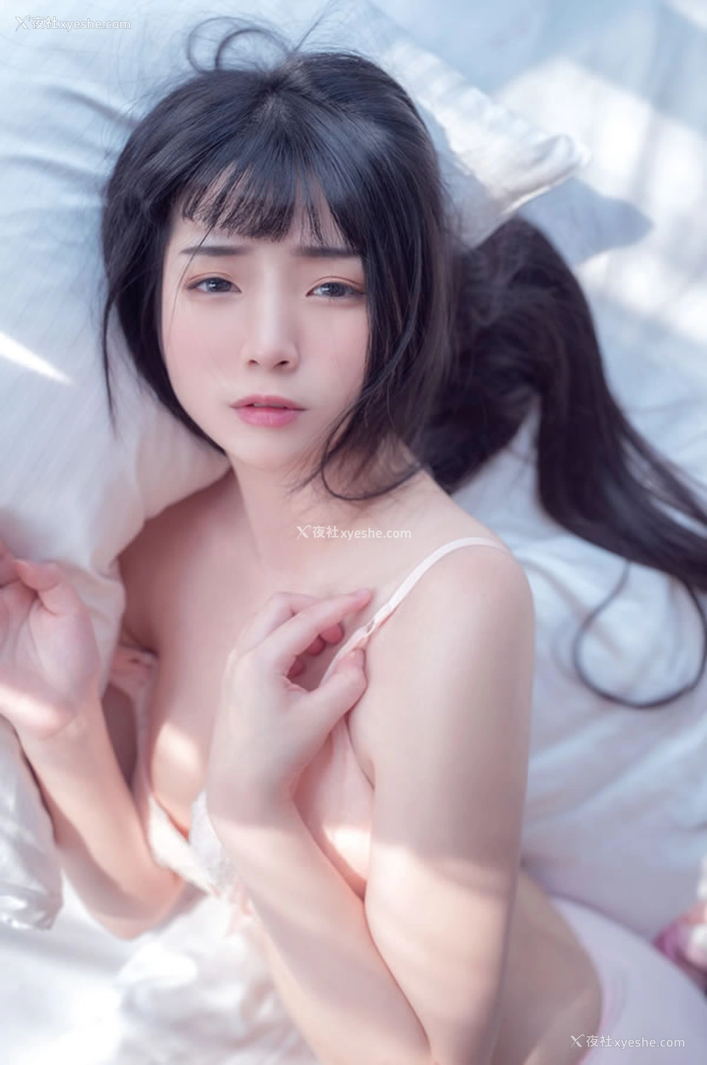 1P - 福利姬落落Raku – 狐女仆 针织衣女郎