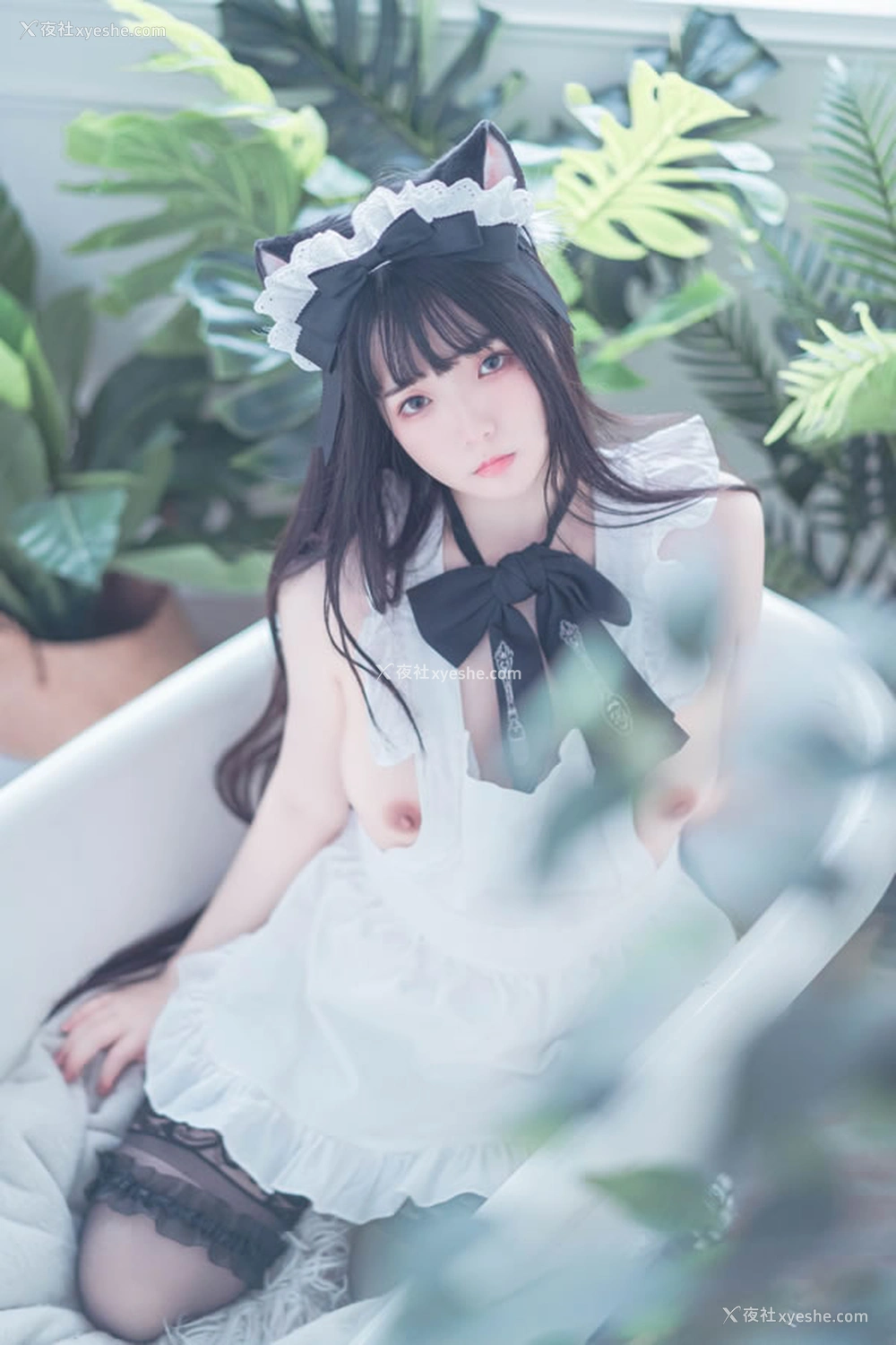 1P - 福利姬落落Raku – 狐女仆 针织衣女郎