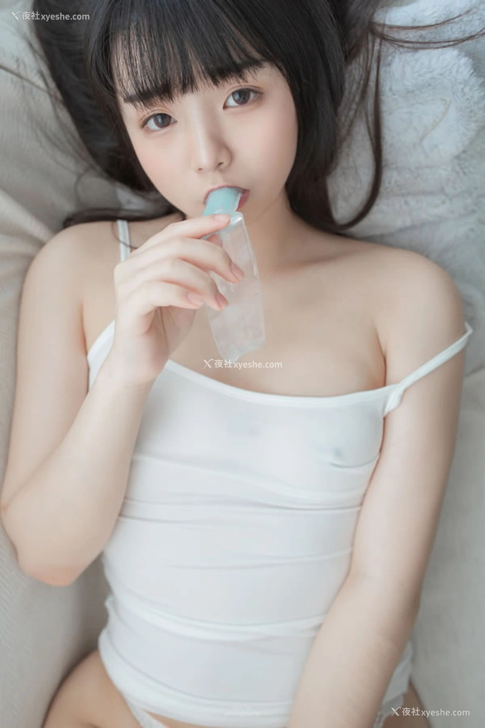 1P - 福利姬落落Raku – 狐女仆 针织衣女郎