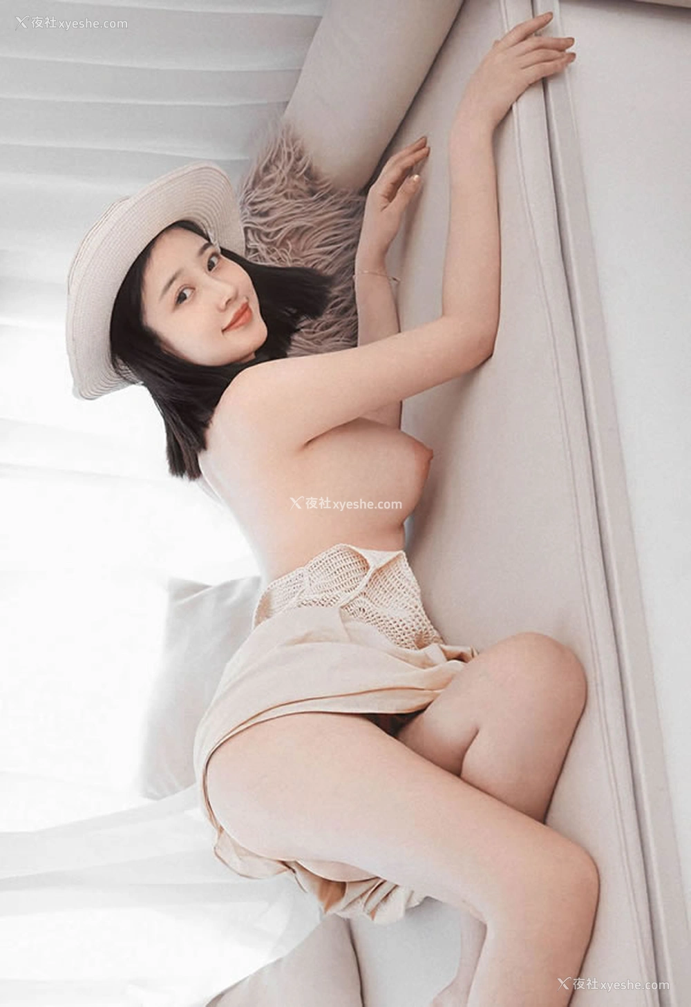 1P - 极品女神年年 – 白露佳人幽谷莞尔待君来