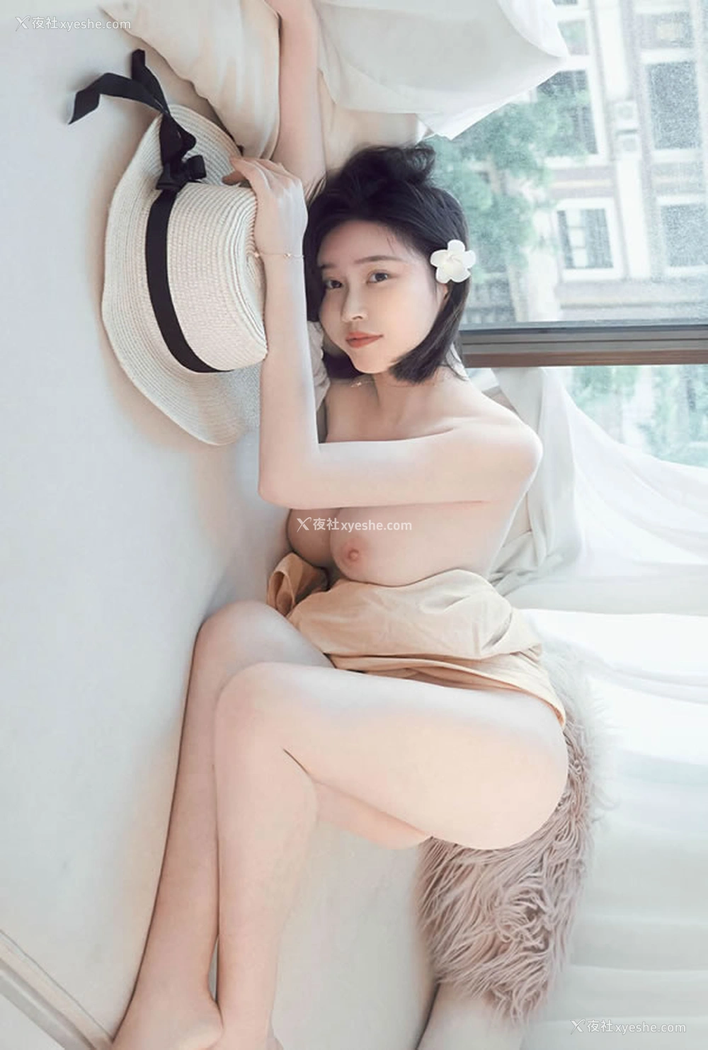 1P - 极品女神年年 – 白露佳人幽谷莞尔待君来