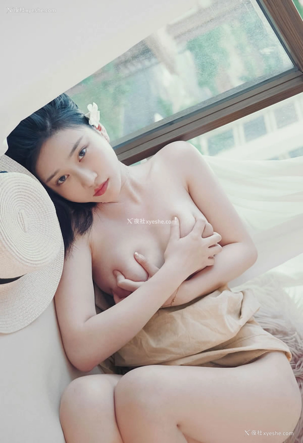 1P - 极品女神年年 – 白露佳人幽谷莞尔待君来