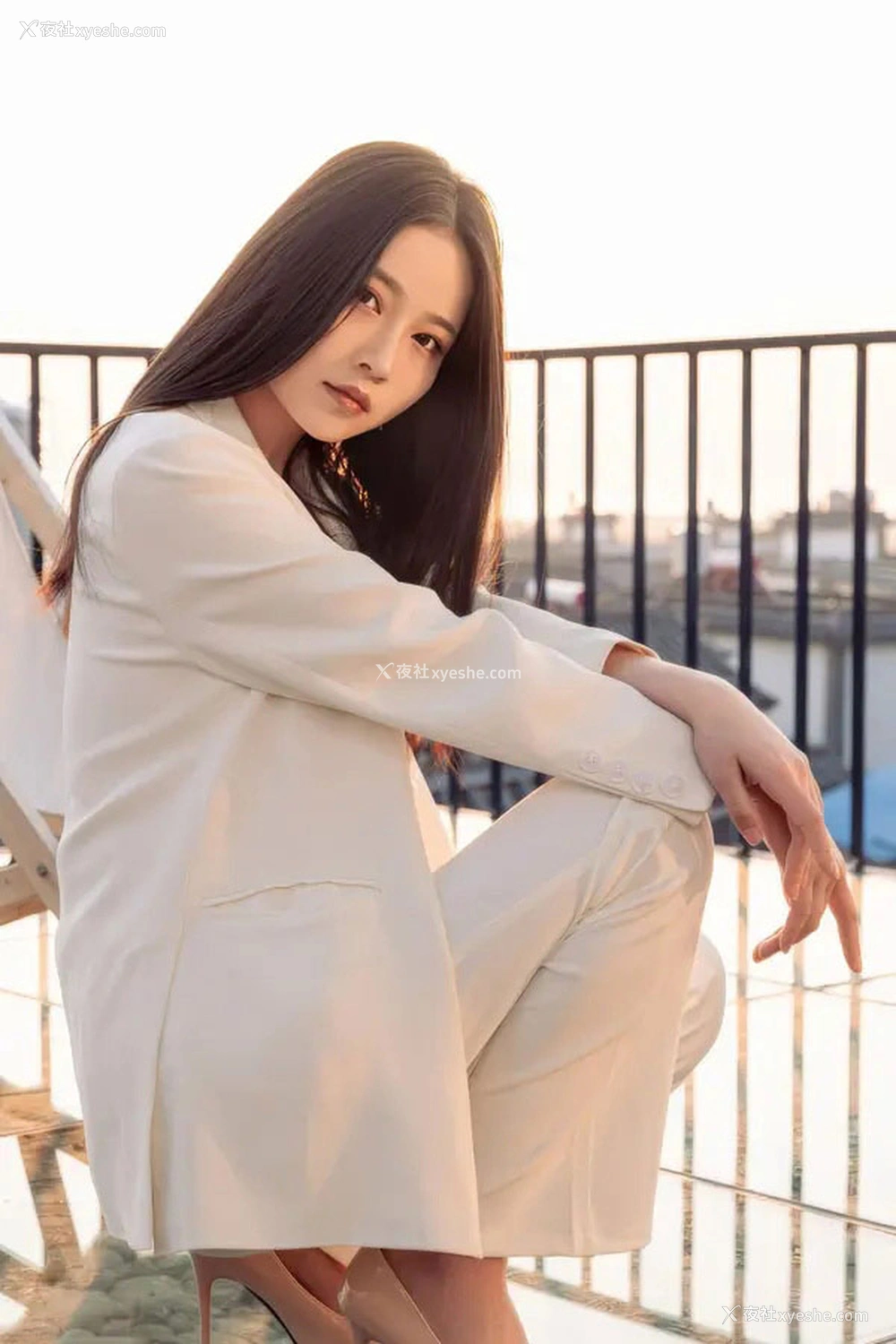 1P - 极品女神年年 日出之美丽宛如诗画