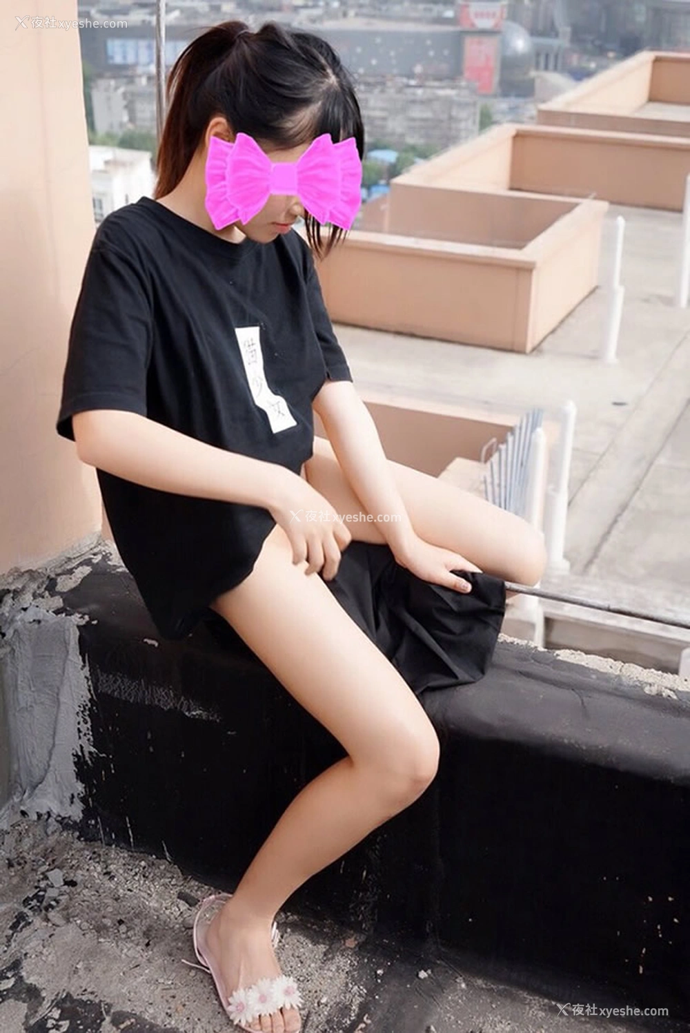 1P - 推特高人气萝莉青木小荷无圣光私拍合集
