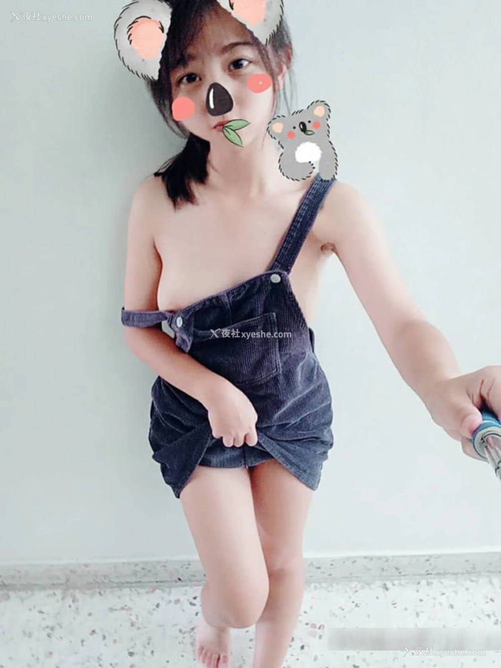 1P - 可爱小美女居家自拍无圣光人体套图