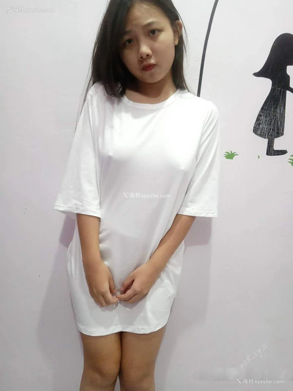 1P - 可爱小美女居家自拍无圣光人体套图