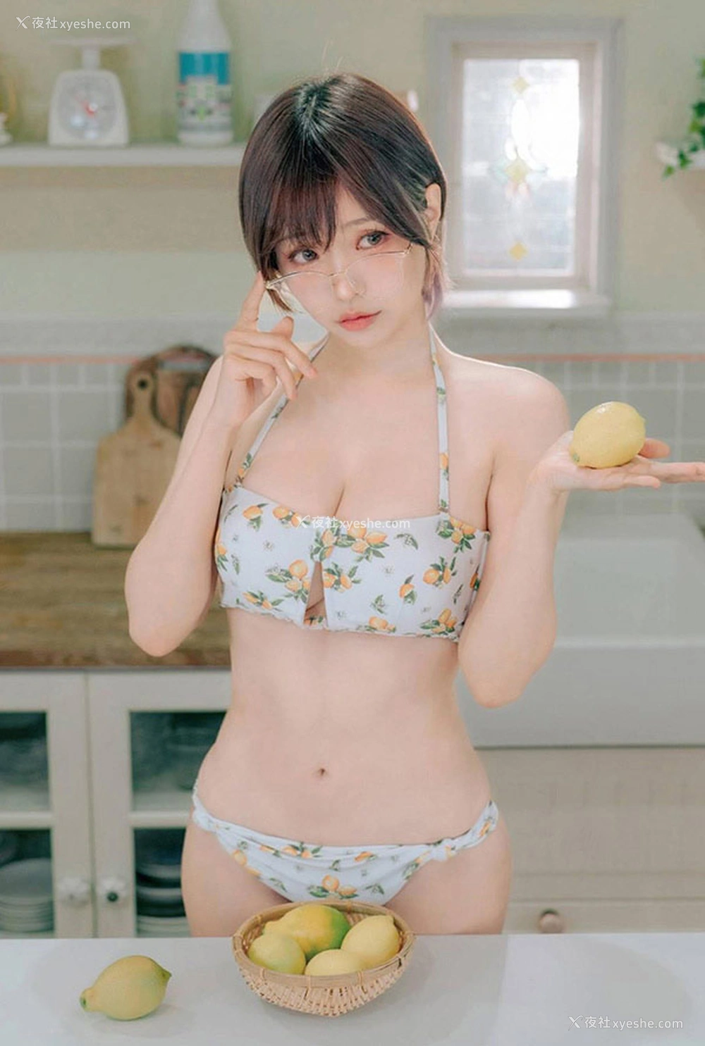 1P - 网红美女ElyEE子小清新比基尼厨房写真