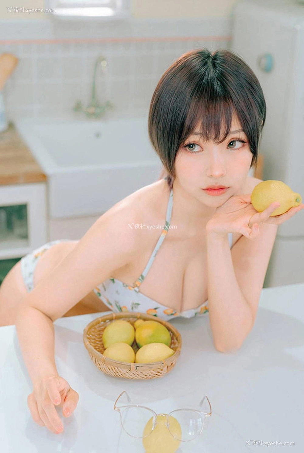 1P - 网红美女ElyEE子小清新比基尼厨房写真