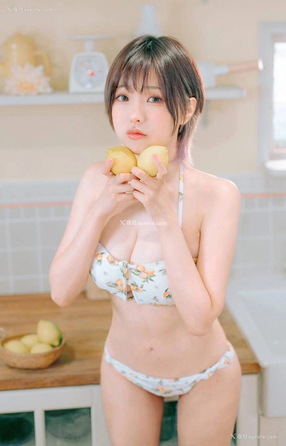 1P - 网红美女ElyEE子小清新比基尼厨房写真