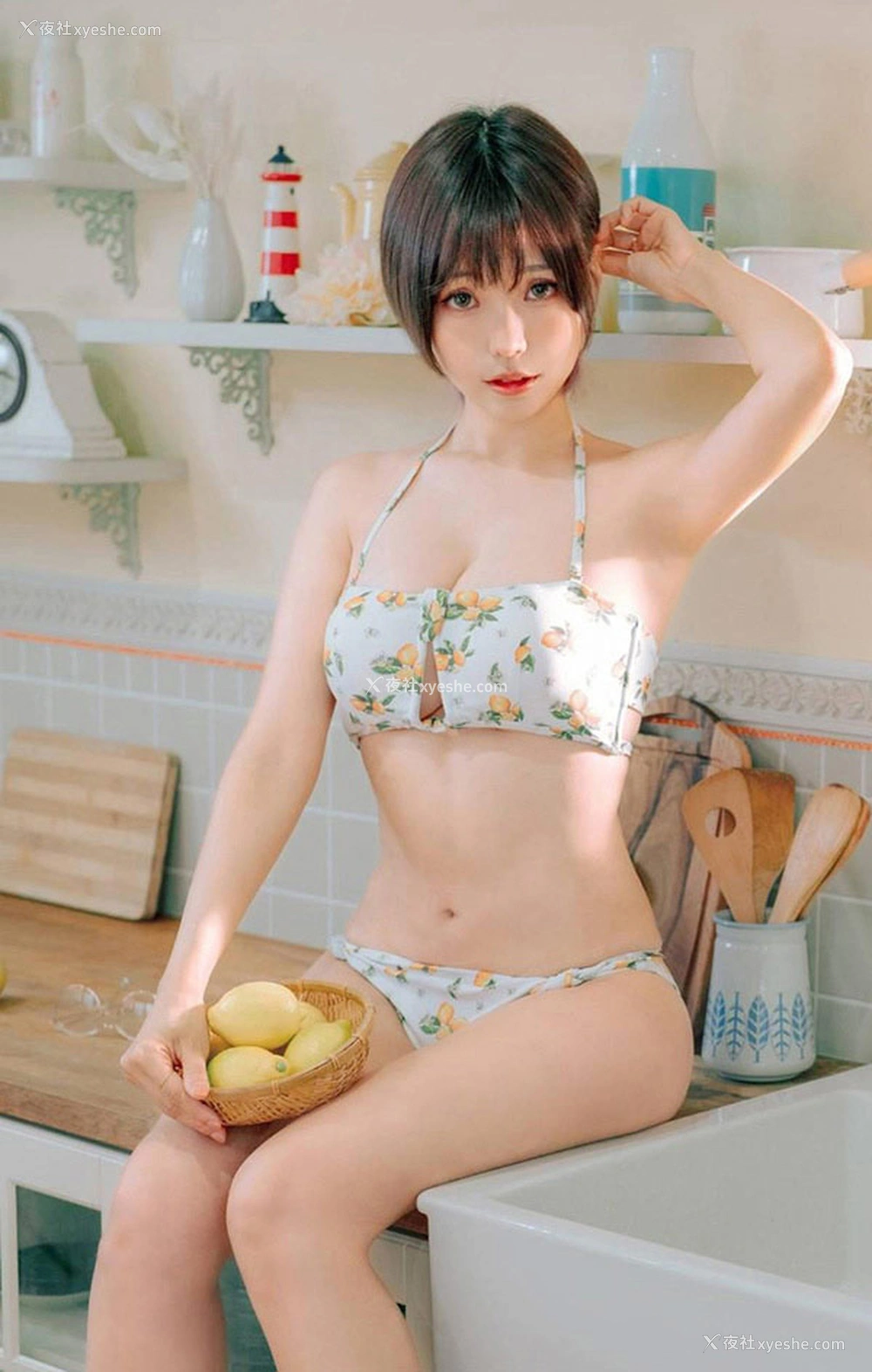 1P - 网红美女ElyEE子小清新比基尼厨房写真
