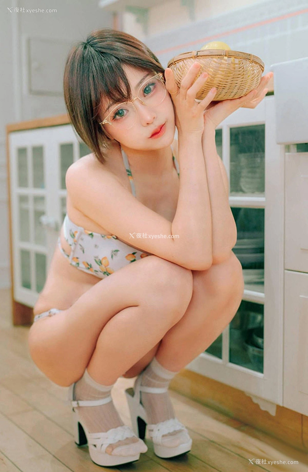 1P - 网红美女ElyEE子小清新比基尼厨房写真