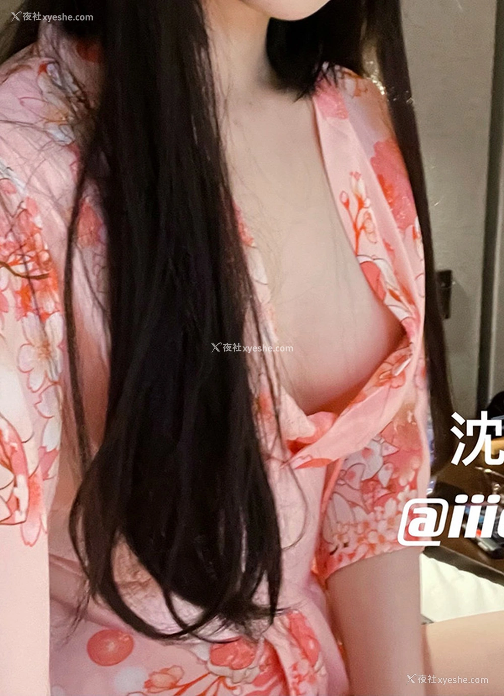1P - 推特美女沈慢慢@iiiooo911私拍尺度福利图3