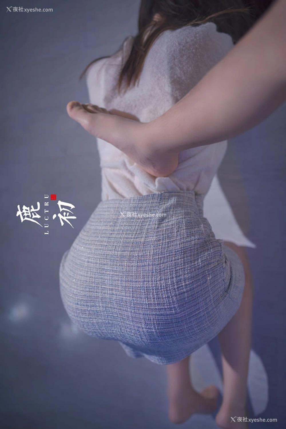1P - 网红MM鹿初少女私拍无圣光粉嫩图集