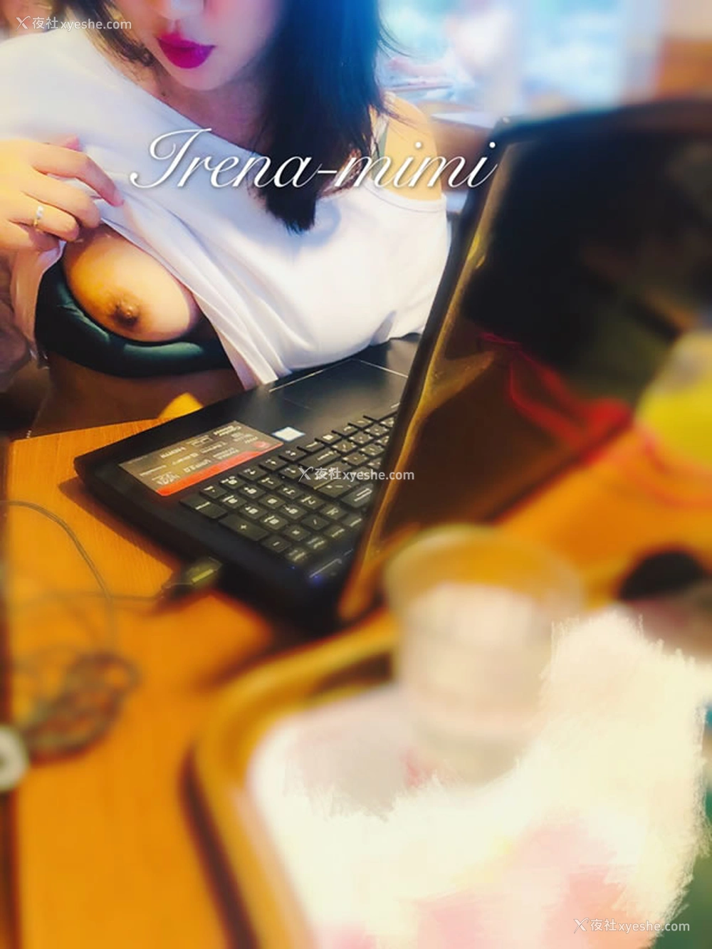 1P - 露出系网红@Irena_mimi 尺度私拍合集3