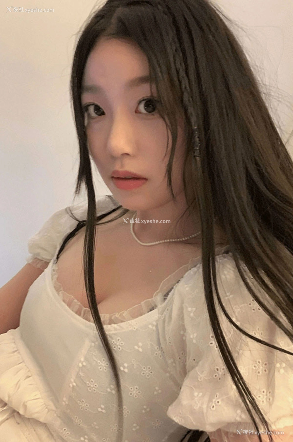 1P - 推特美女 欲梦尺度人体私拍视图合集