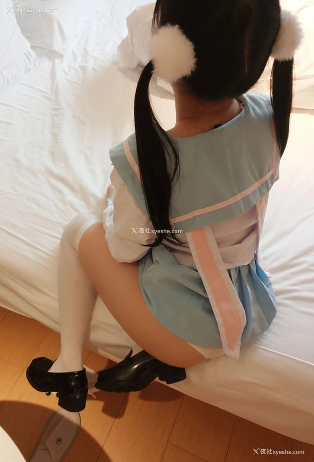 1P - 福利姬赛高淋酱–居家蓝色JK