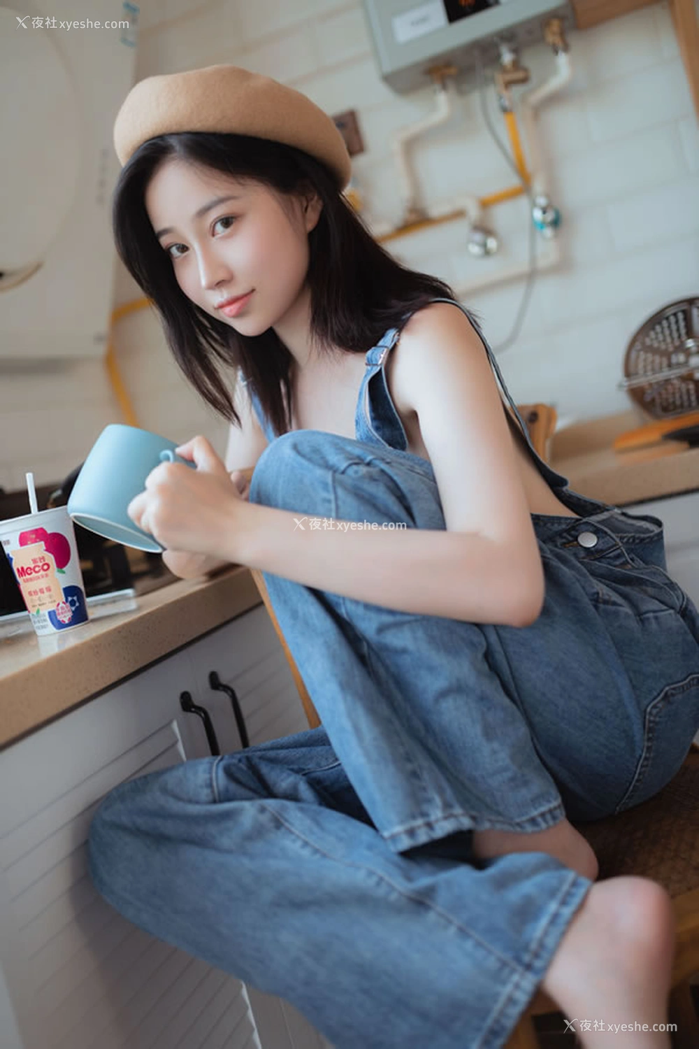1P - 极品嫩模年年 – 背带裤无圣光唯美图集