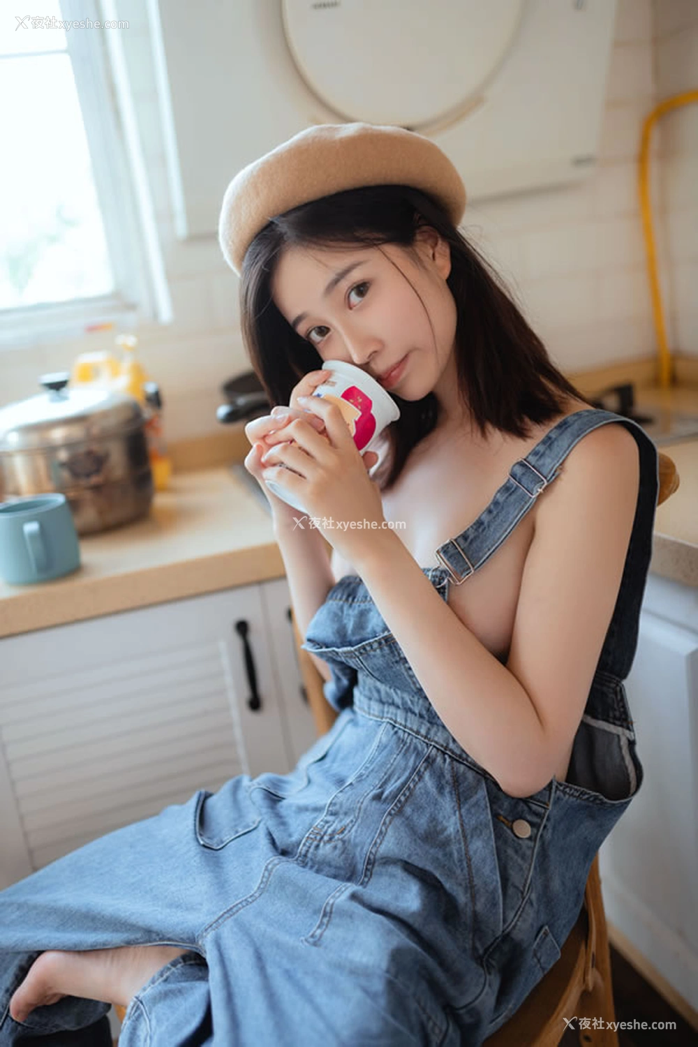 1P - 极品嫩模年年 – 背带裤无圣光唯美图集