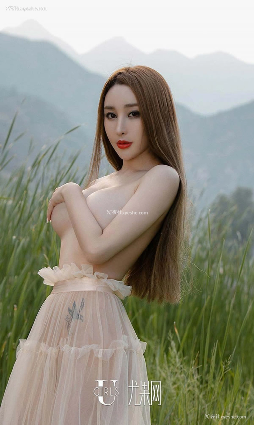 1P - 性感女神溪甜无圣光爆乳写真大胆露美臀勾魂迷死人