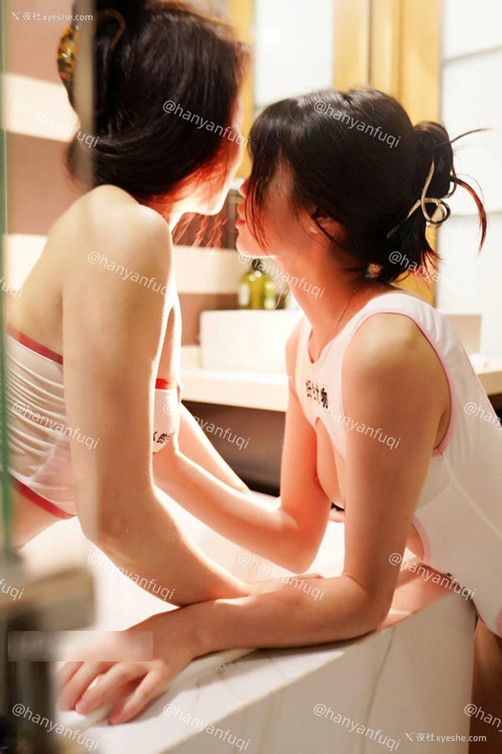 1P - 绿帽大佬@寒烟夫妻 会员群百合尺度合集
