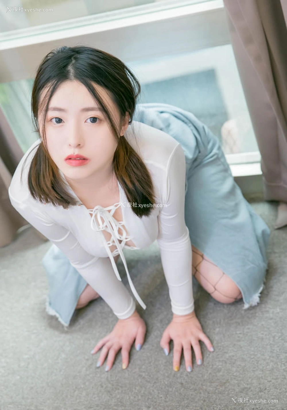1P - 丰润美女黏黏白衣牛仔裙网格无圣光图集