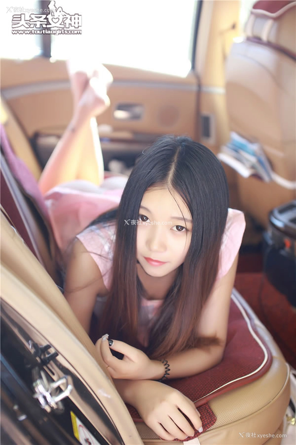 1P - 头条女神性感尤物格格无圣光豪车顶级人体写真纯美诱惑