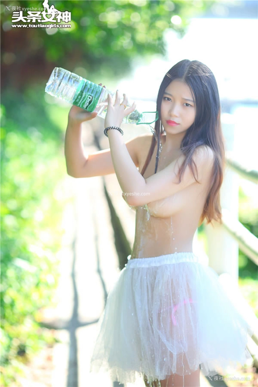 1P - 头条女神性感尤物格格无圣光豪车顶级人体写真纯美诱惑