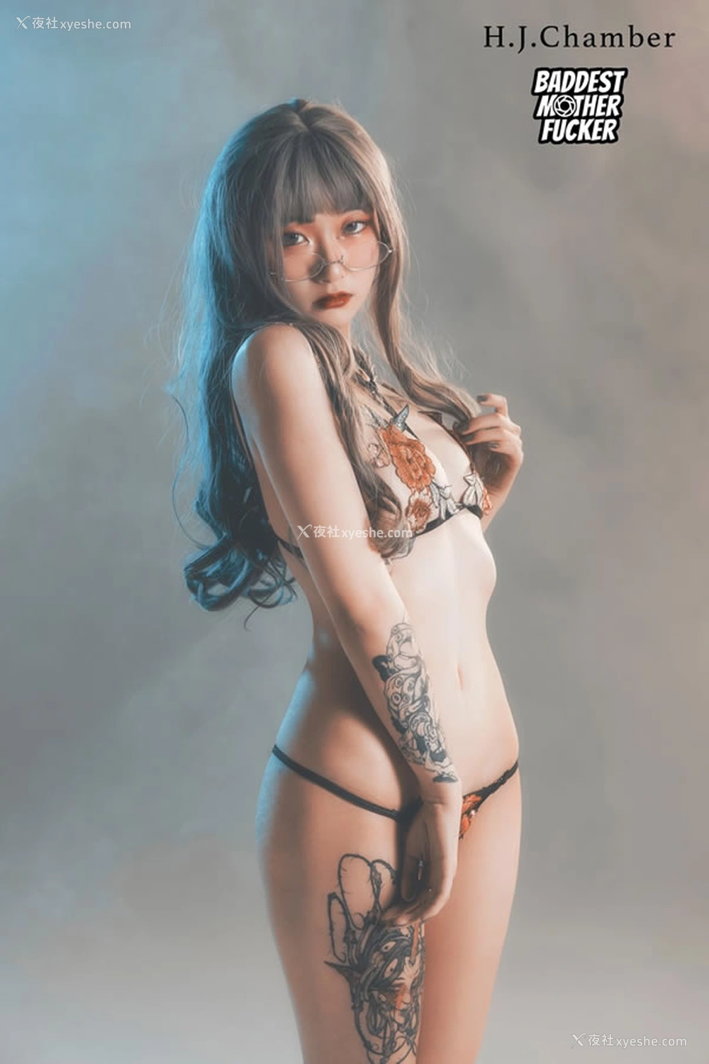 1P - 捆绑露出系摄影师@灰镜 无圣光私房作品集2