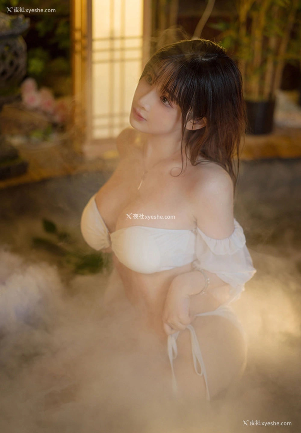 1P - 网红美女叉子宝宝 温泉湿身诱惑