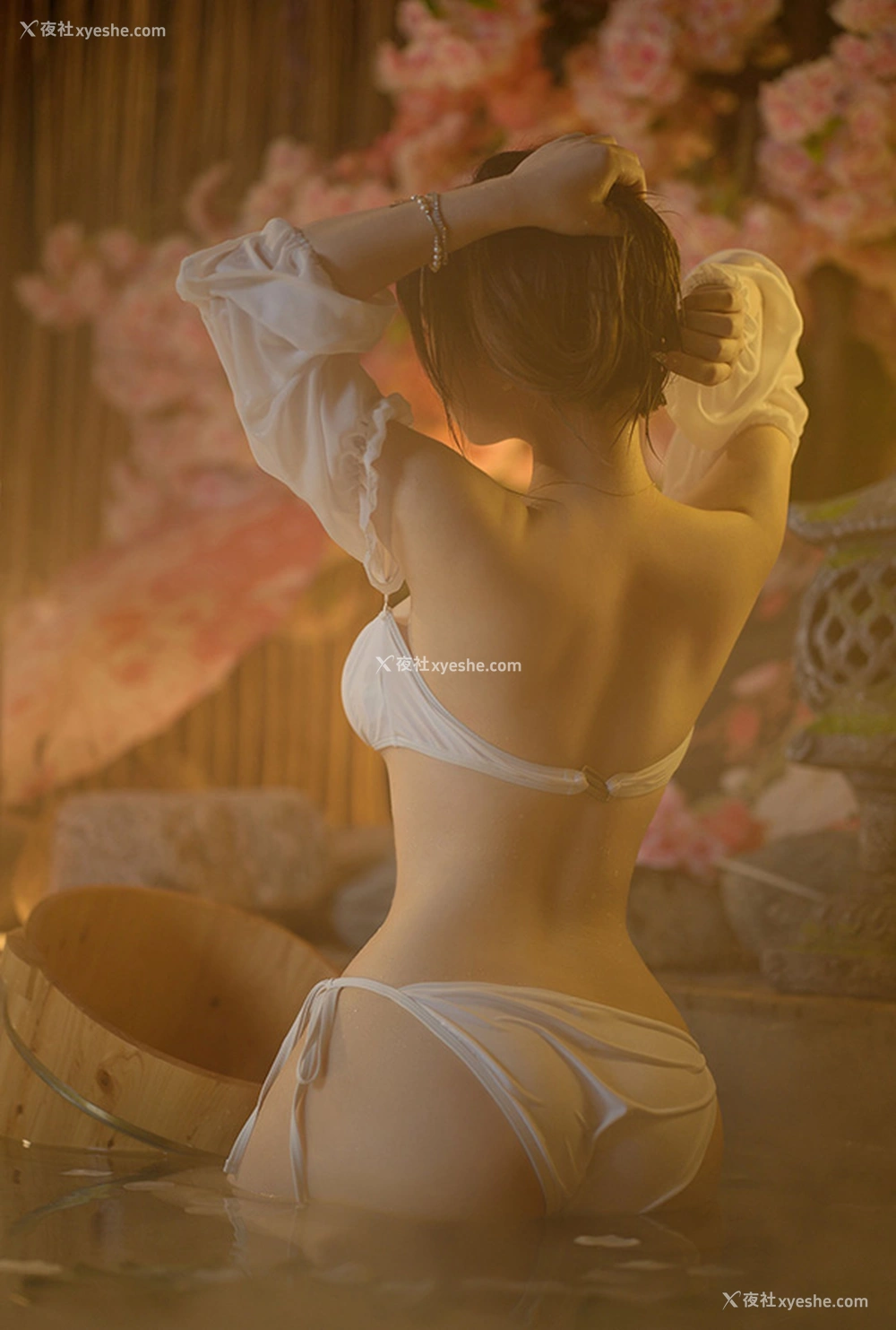 1P - 网红美女叉子宝宝 温泉湿身诱惑