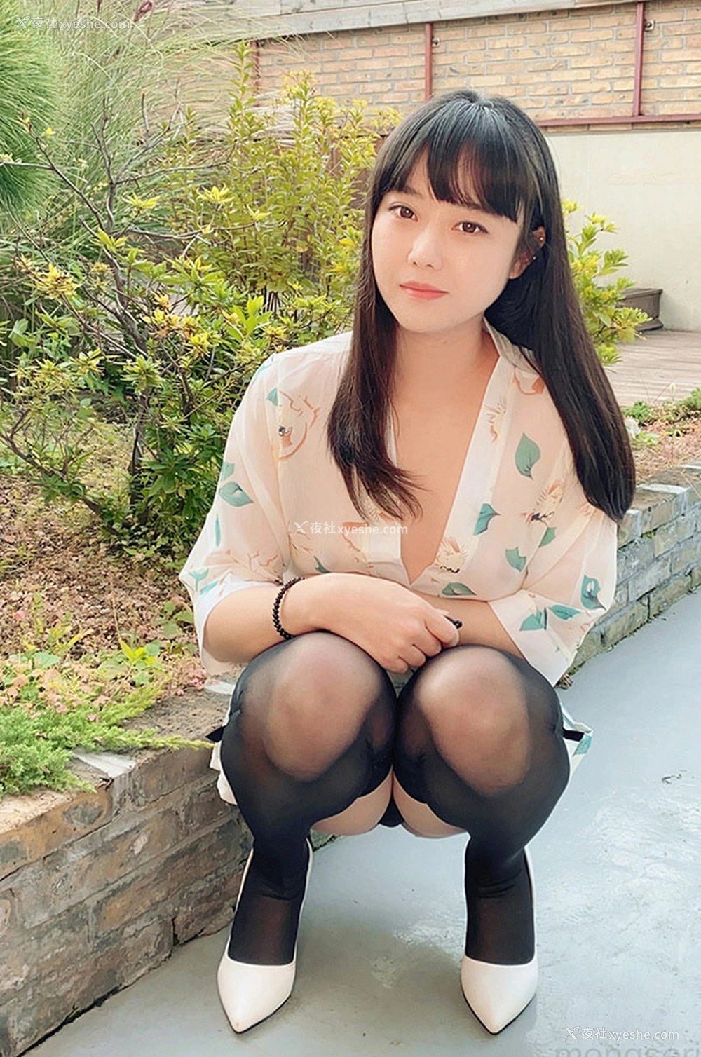 1P - 丝足网红@mongseri尺度私拍视图合集4