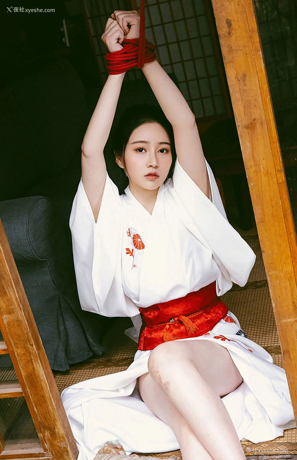 1P - 极品女神年年之以爱之名行束缚之事