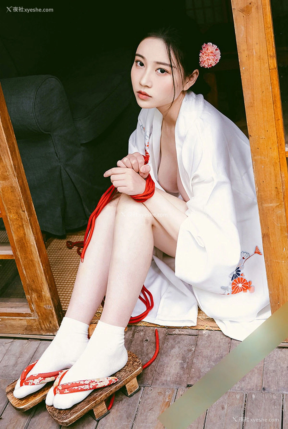1P - 极品女神年年之以爱之名行束缚之事