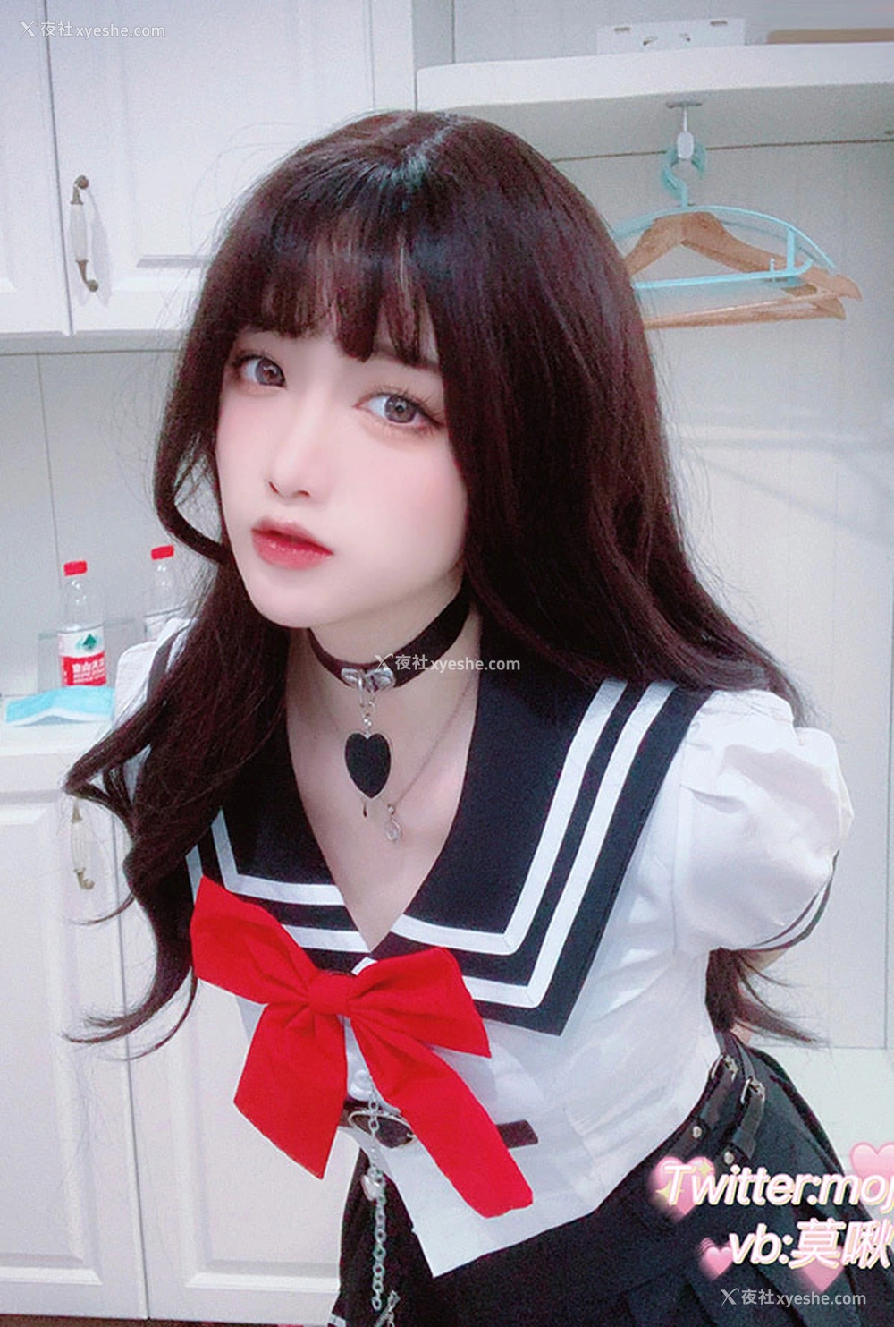 1P - 福利姬小青茗之露脸JK定制红色丝袜