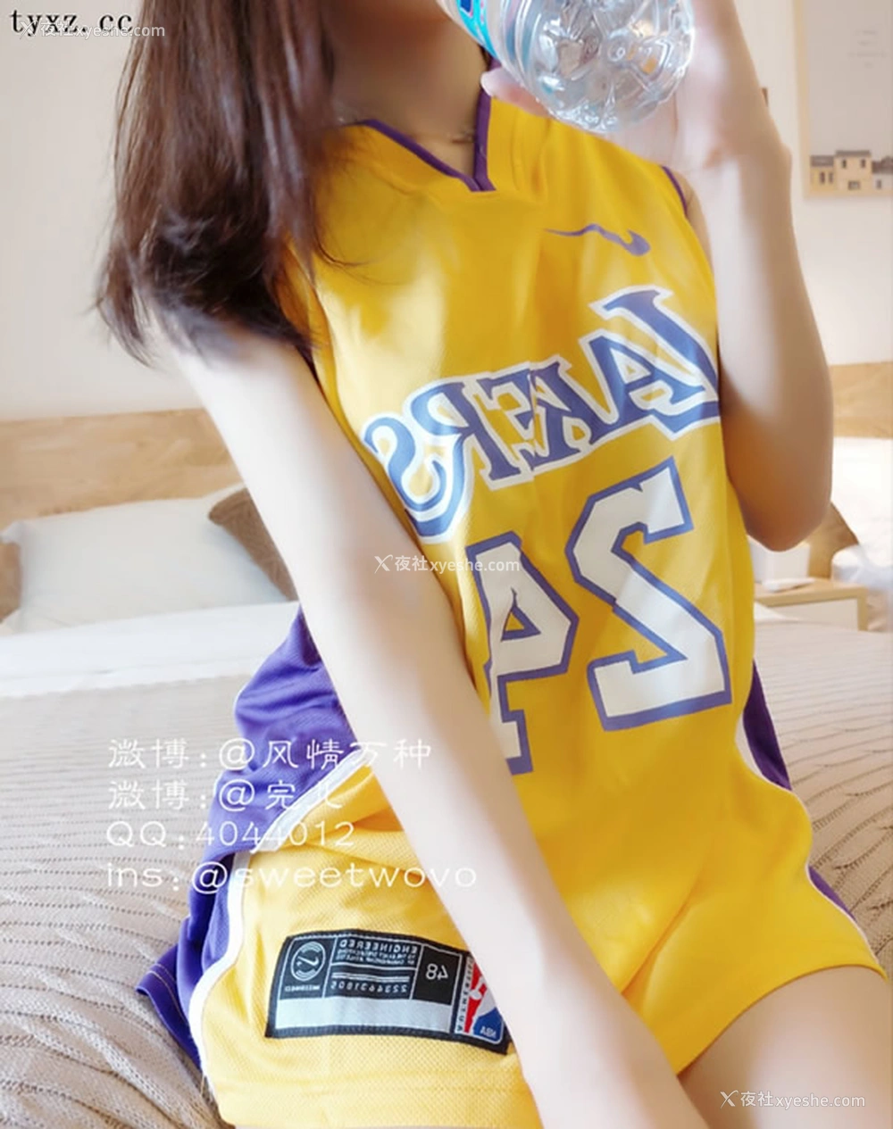 1P - 完具少女风情万种-球衣无圣光图集