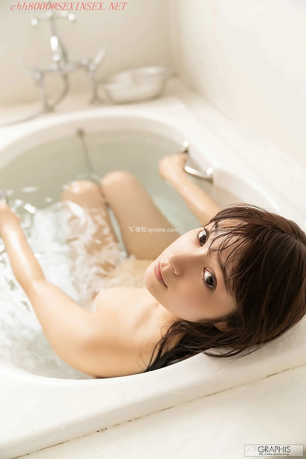 1P - Graphis-Gals美少女成宫莉香无圣光人体写真3