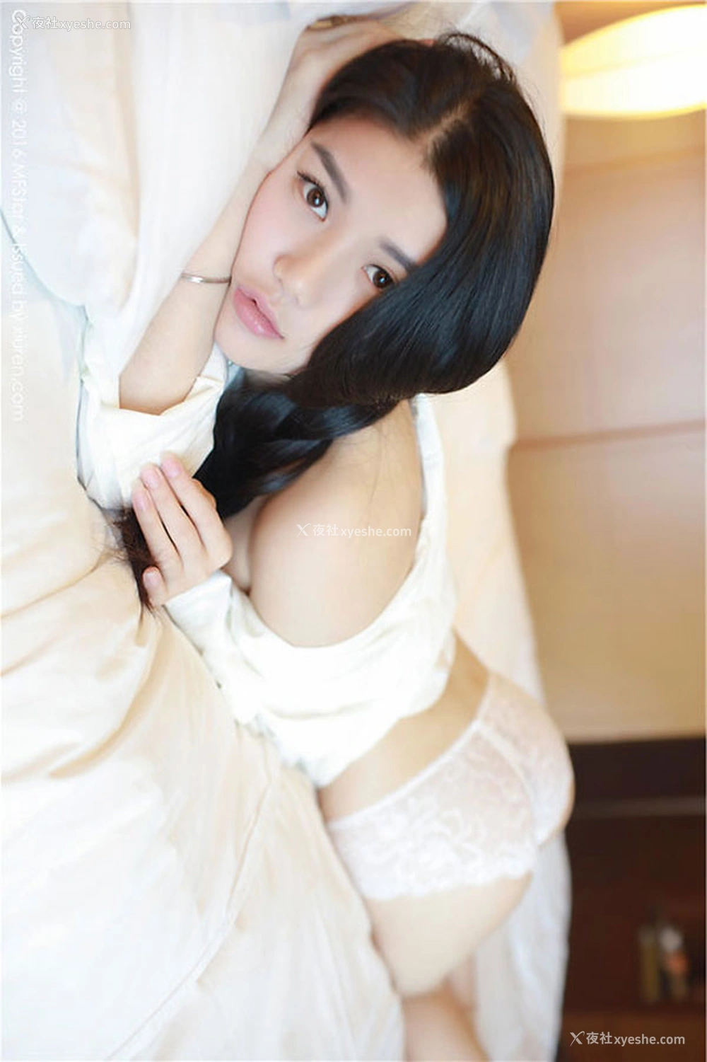 1P - 气质美女王梓童doirs无圣光写真肌肤如雪勾人心魄