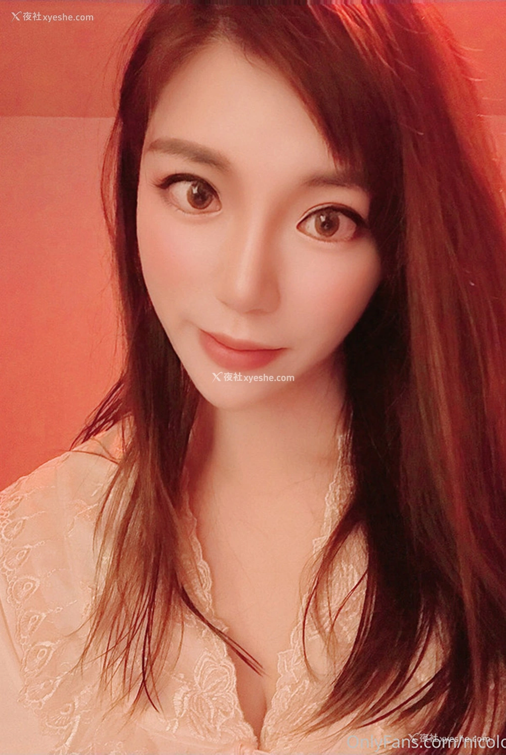 1P - 知性美女Nicolove的休闲系私拍尺度视图