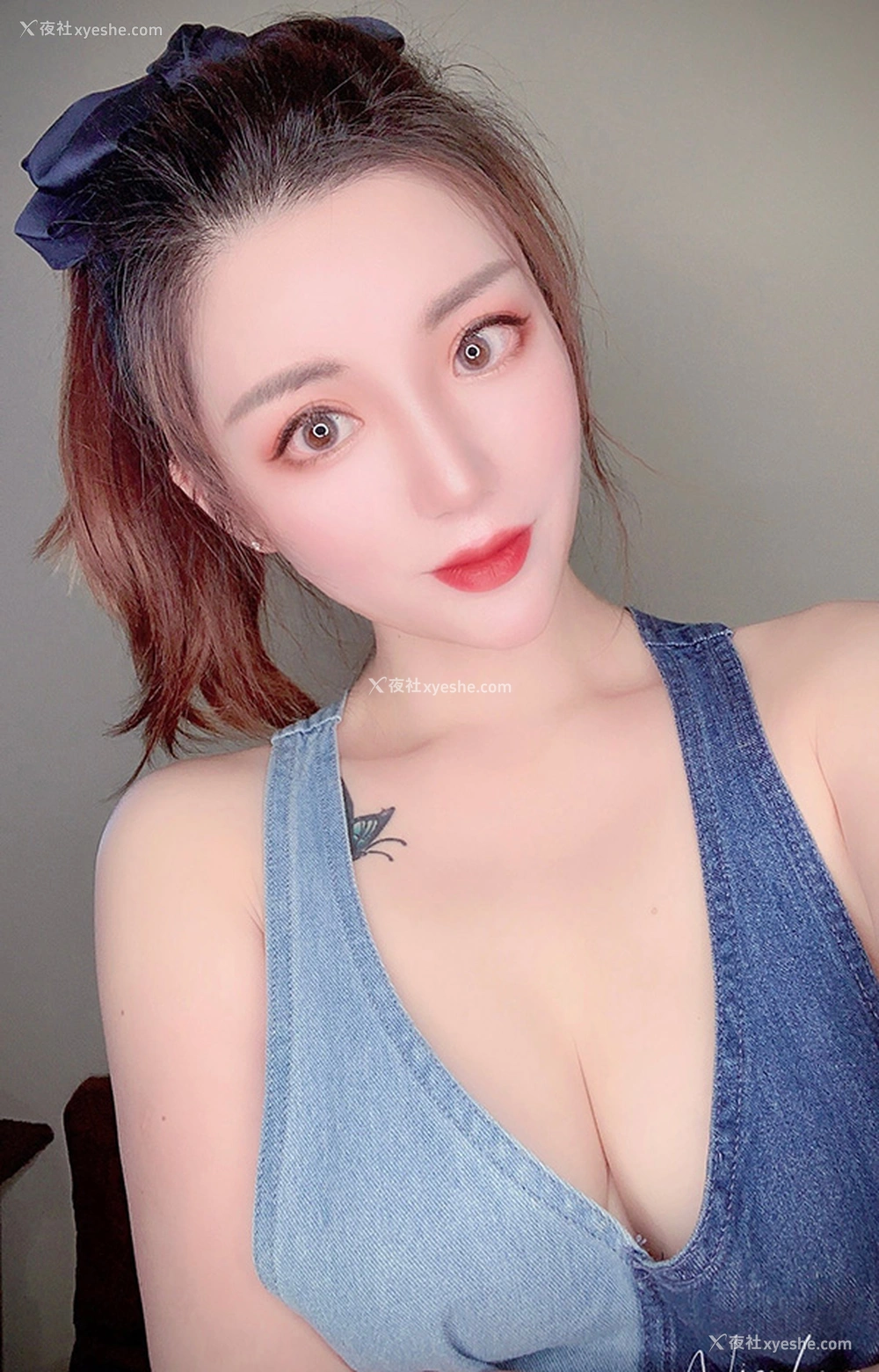 1P - 知性美女Nicolove的休闲系私拍尺度视图