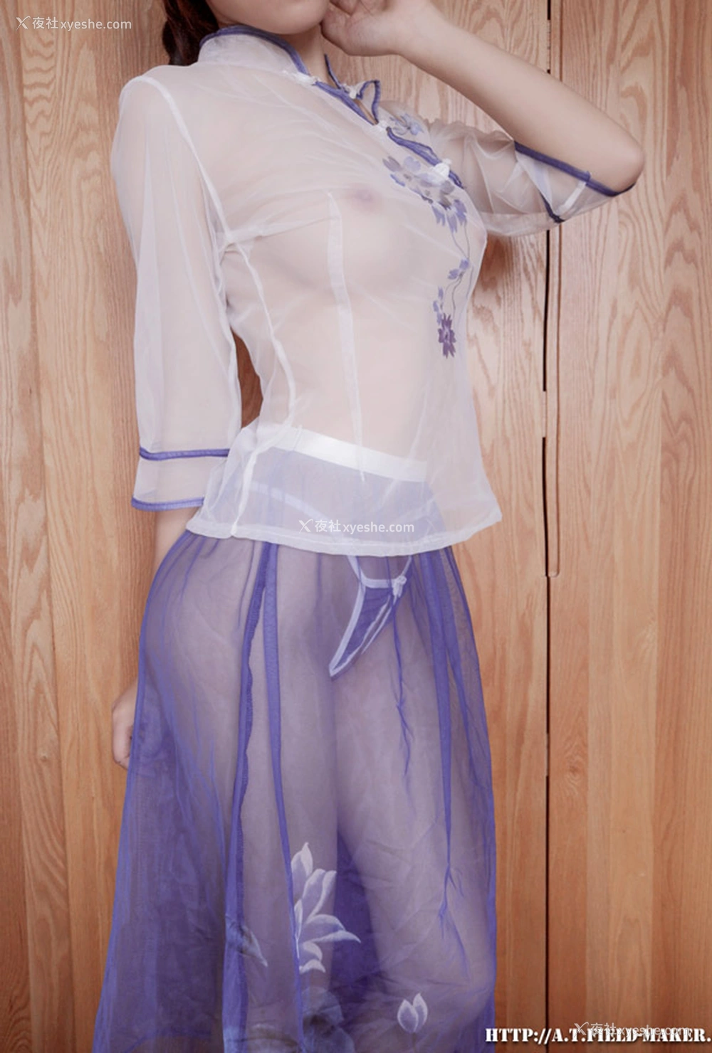 1P - 白虎福利姬Tsubaki 透视民国服的女孩