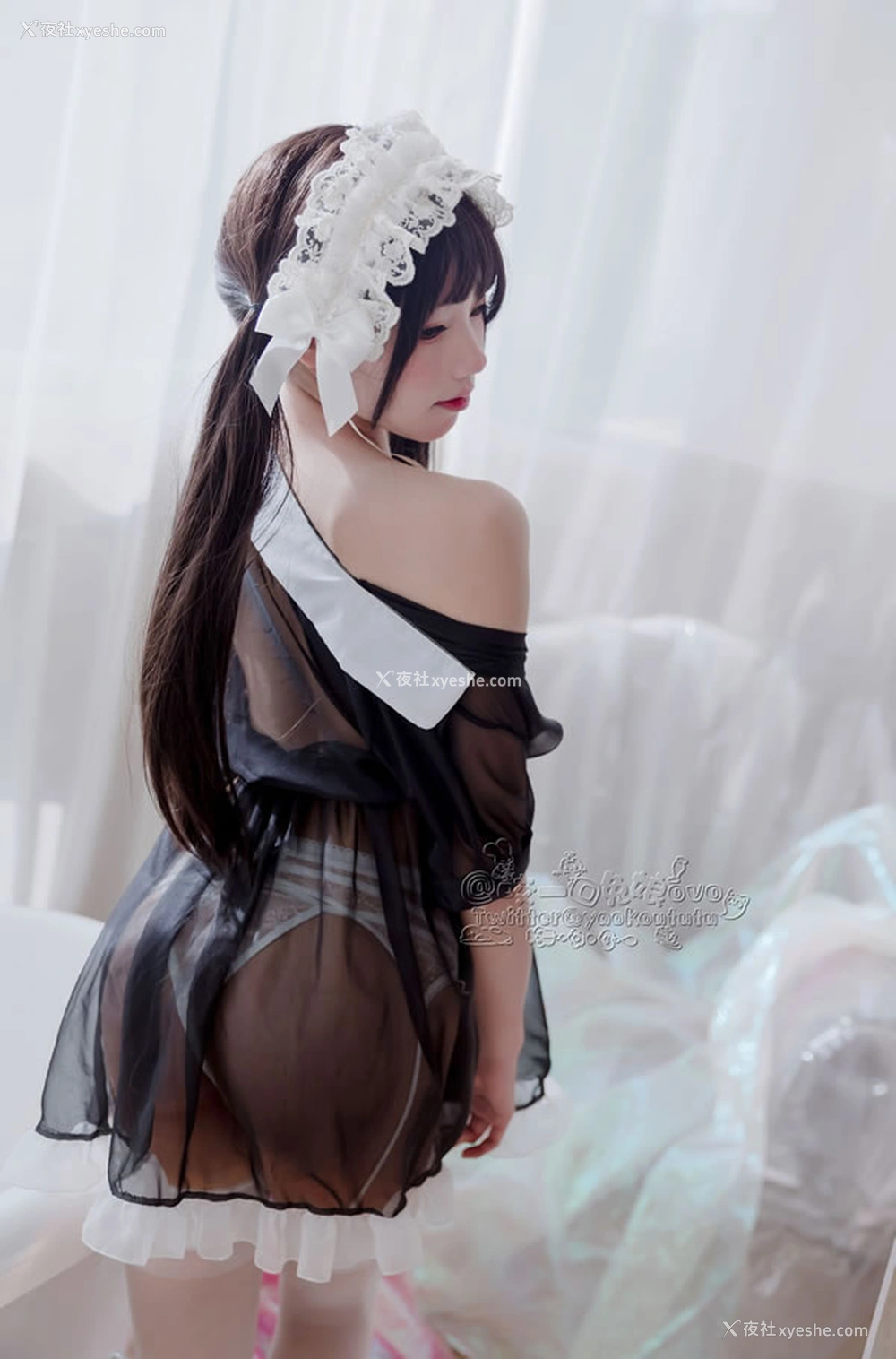 1P - 福利姬黏黏团子兔 – 兔娘黑白女仆