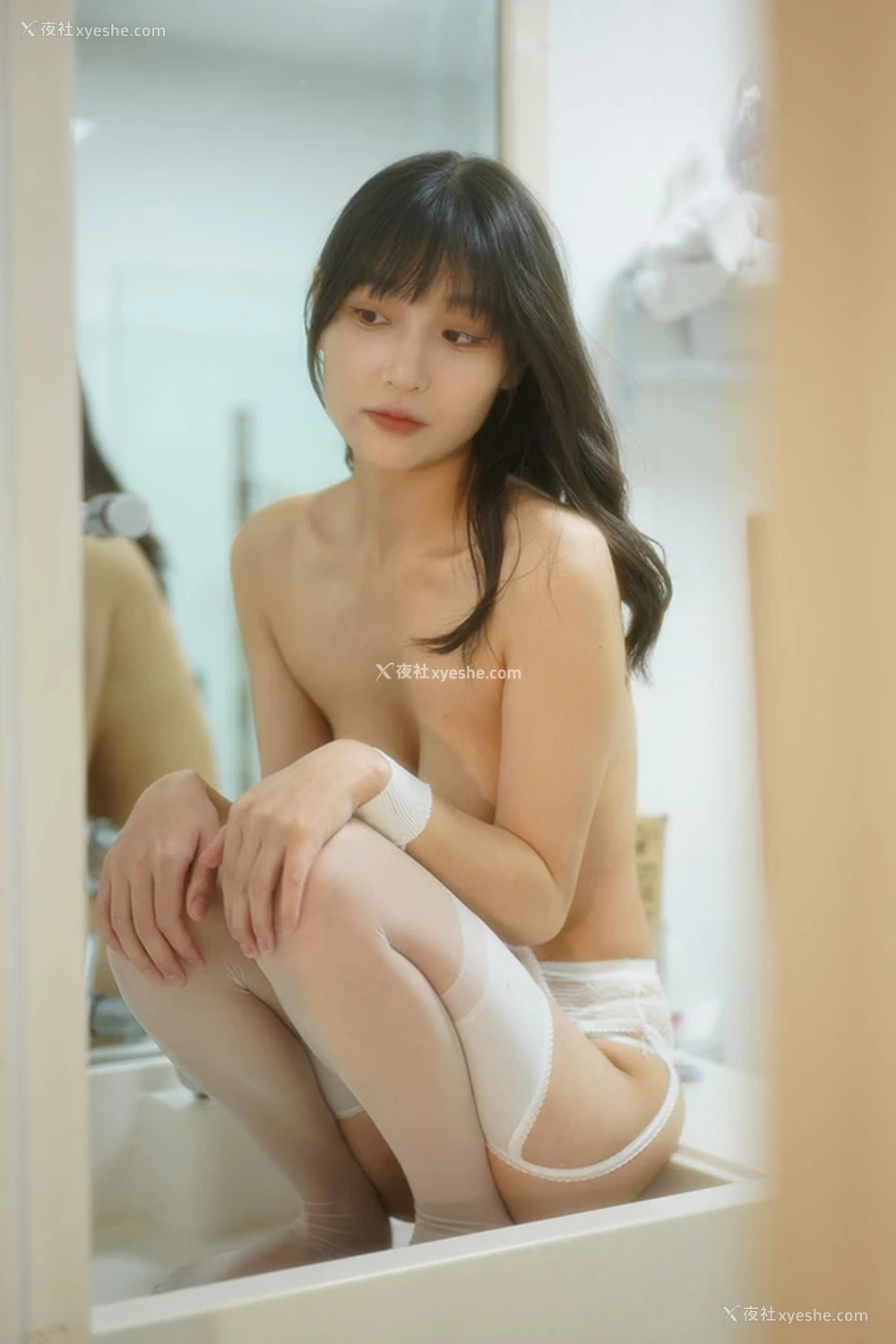 1P - 美女模特铃兰秀人林星澜酒店私拍套图