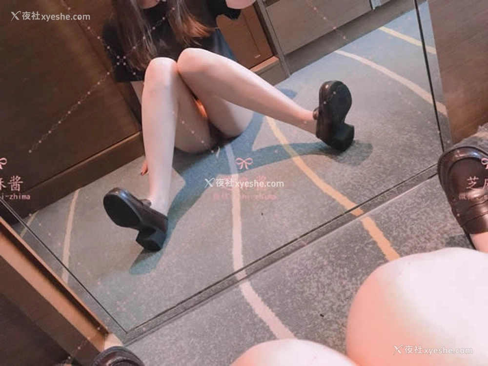 1P - 极品网络红人芝麻酱黑丝T恤无圣光套图
