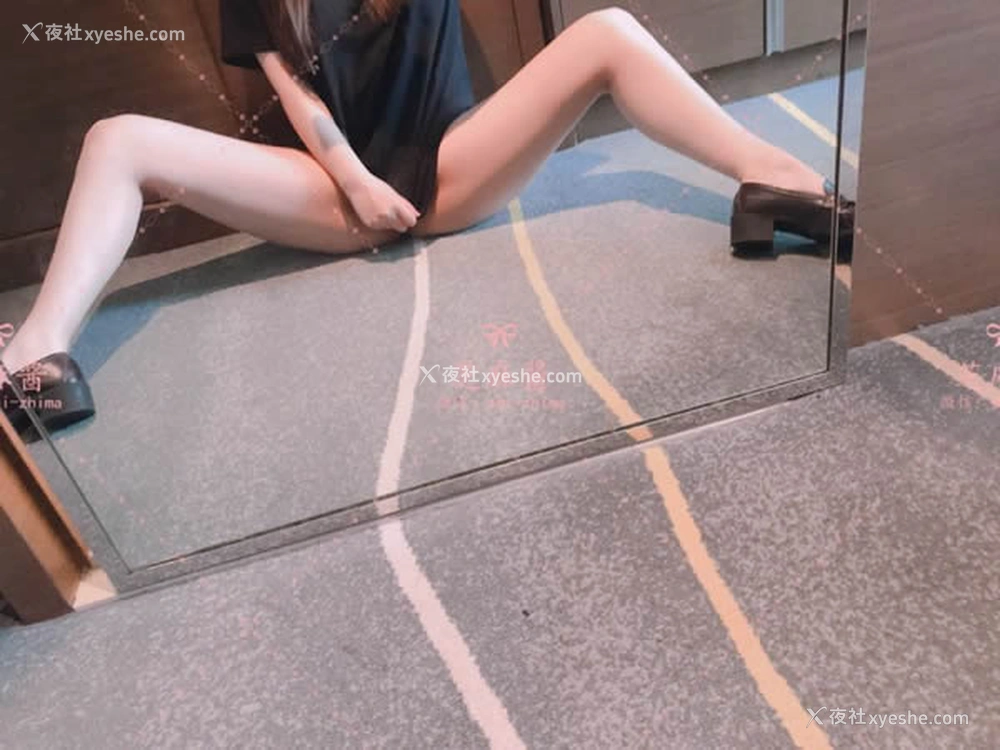 1P - 极品网络红人芝麻酱黑丝T恤无圣光套图