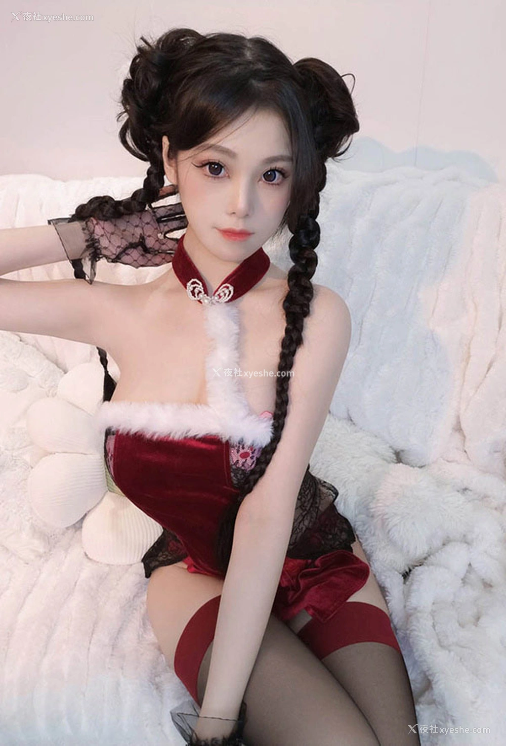1P - 网红美女蜜汁猫裘-发财玉兔