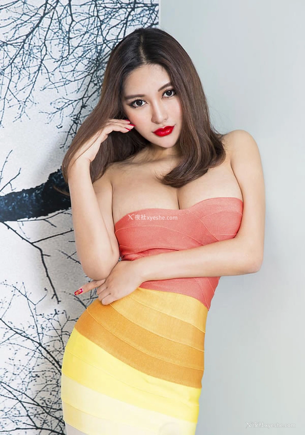 1P - 36G奶神赵伊彤巨乳风骚无圣光福利写真撸点满满！