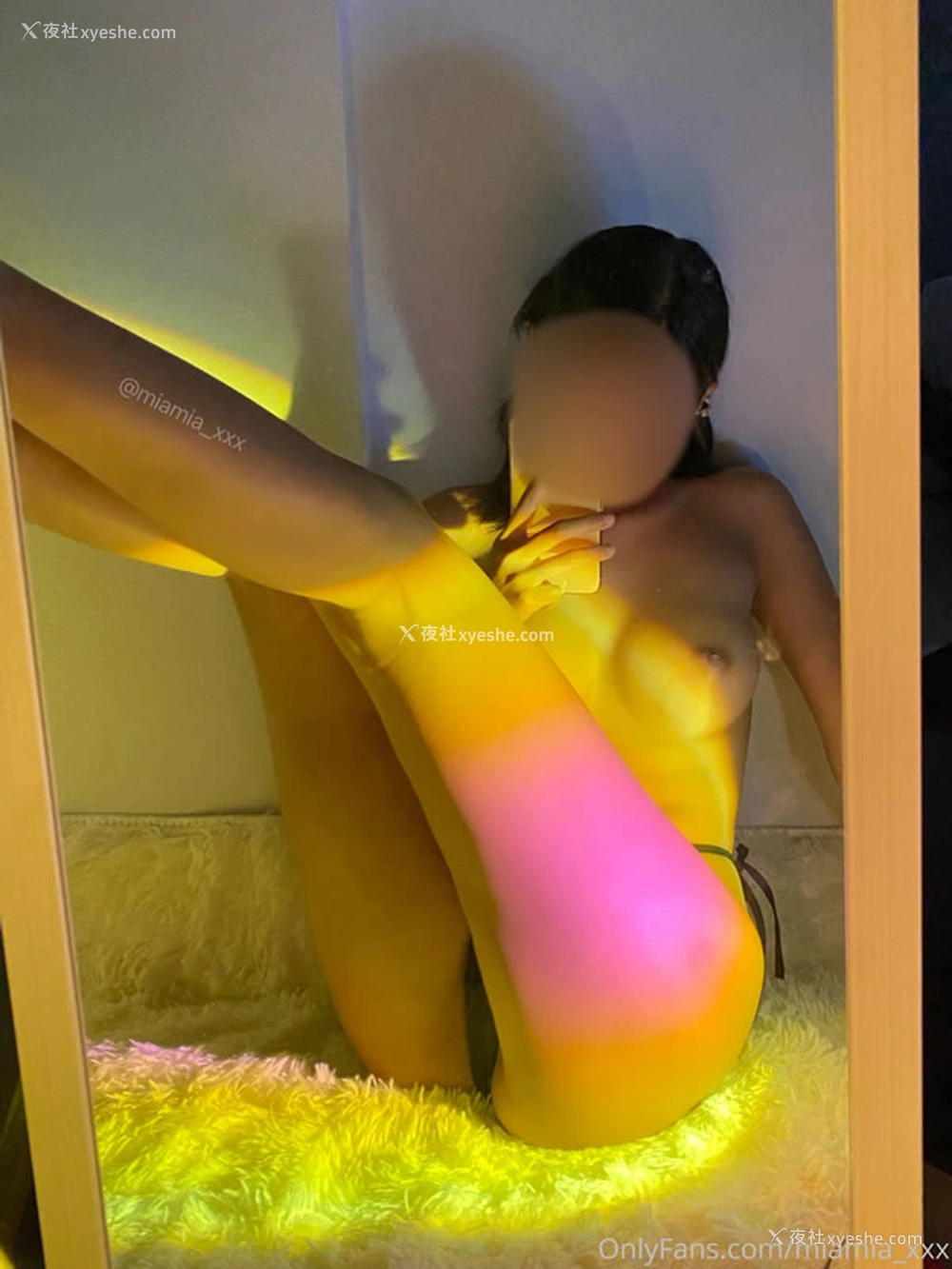 1P - 推特网红美女Miamia居家尺度人体合集5