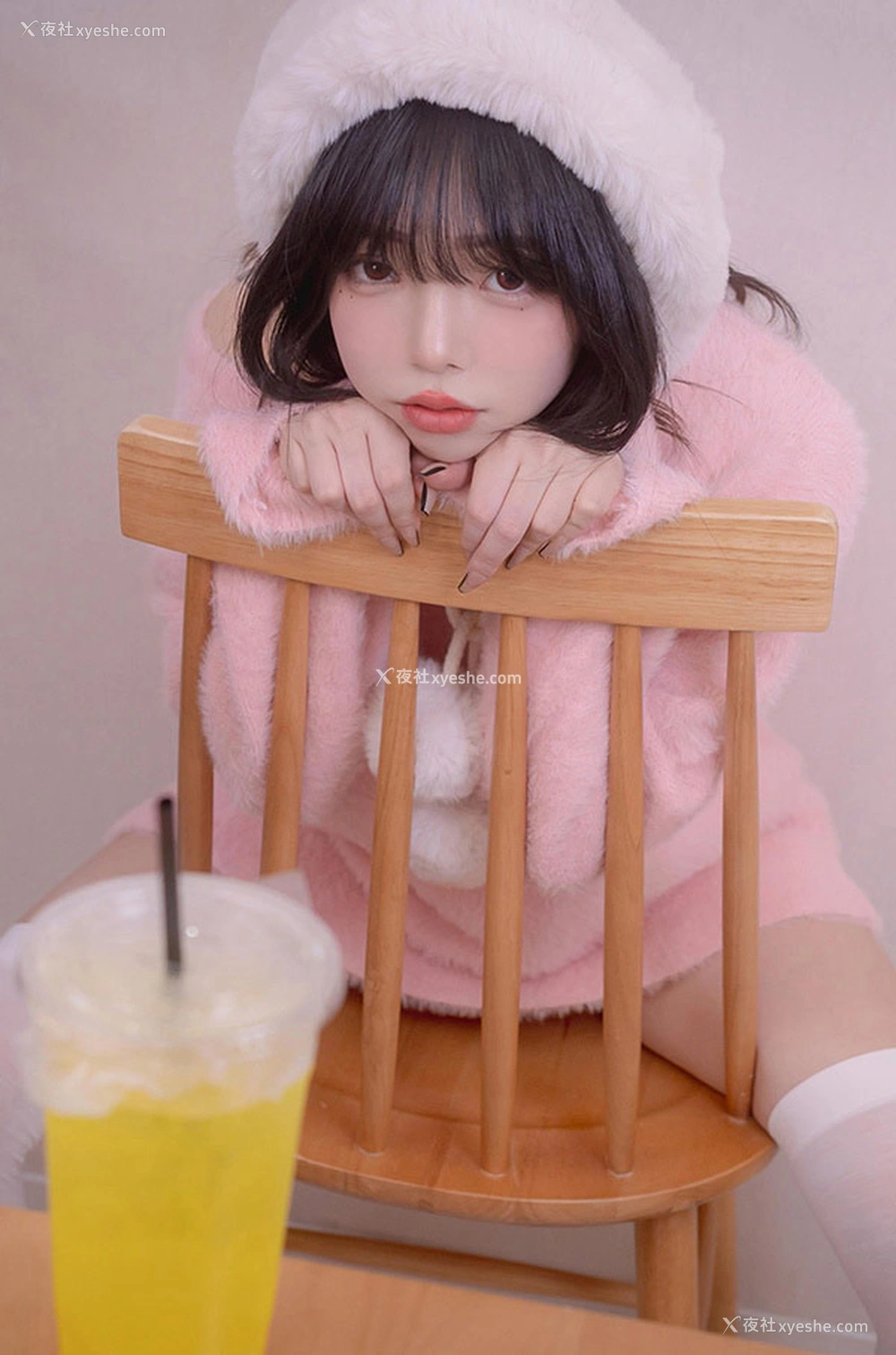 1P - 娇嫩小美女Jelly可爱粉红毛衣尺度写真