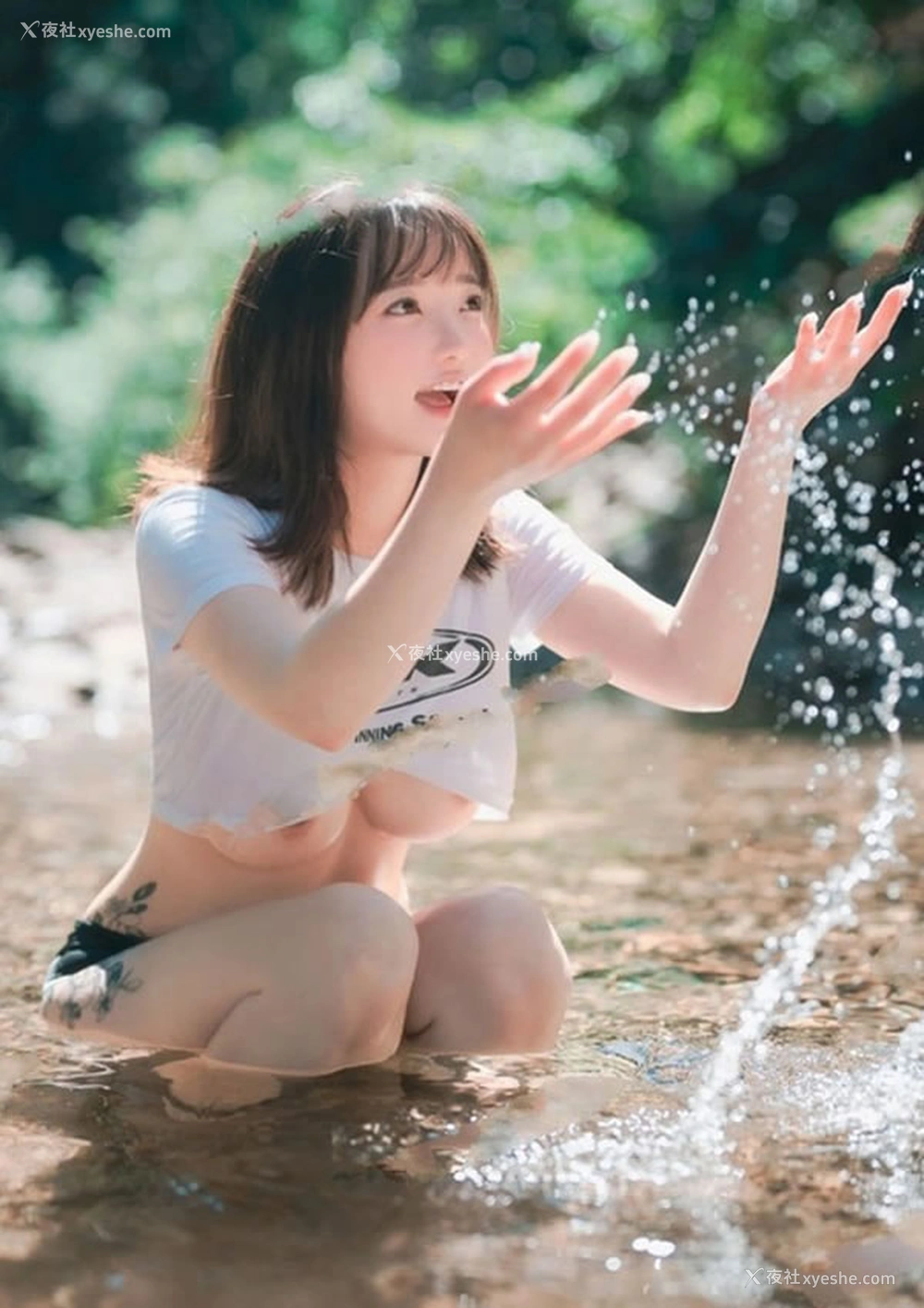 1P - 大自然里的美女孙乐乐溪中嬉戏无圣光图集2