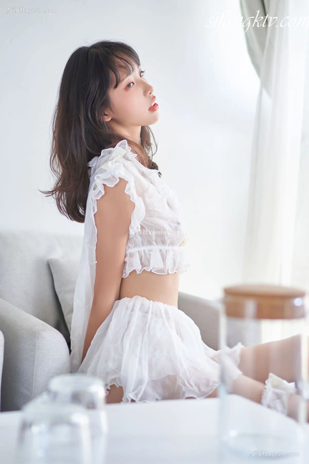 1P - 福利姬西瓜少女 – 白色透视纱裙